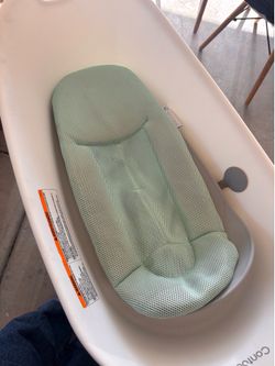 Baby bath tub