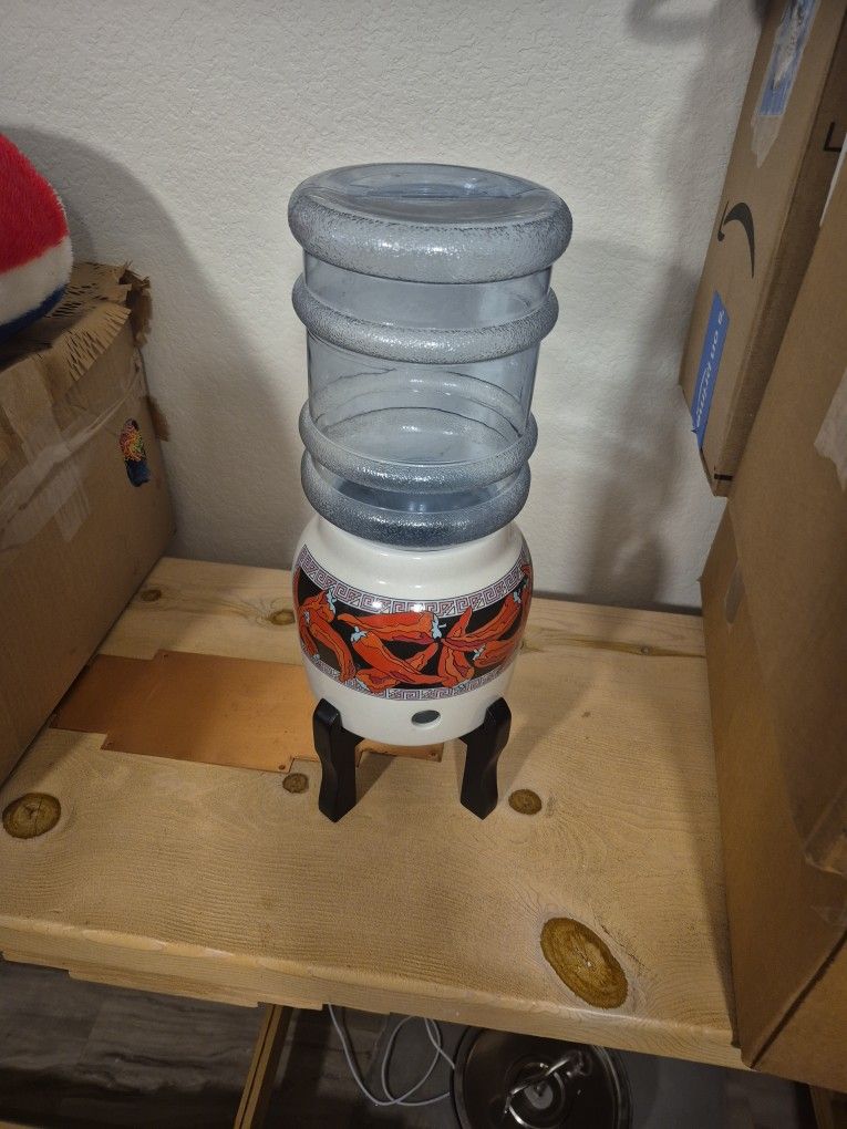 Adorable Mini Southwestern Ceramic With Stand