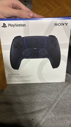 BLACK PS5 controllor