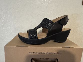 Beautiful HALSA sandals