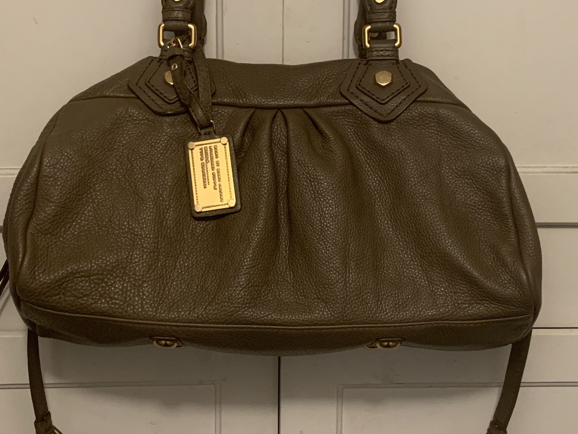 MARC BY MARCJACOBS Classic Q Lage カーキ Marc By Marc Jacobs “Classic Q-Groovee” Satchel NWOT for Sale in