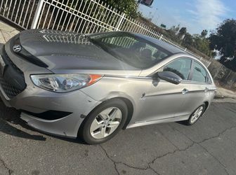 Hyundai sonata hybrid 2012  JUNK
