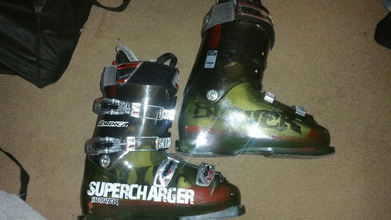 Nordica SuperCharger Blower Snow Boots Sz 8.