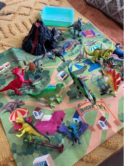 Assorted dinosaurs + Volcano + Dino park mat