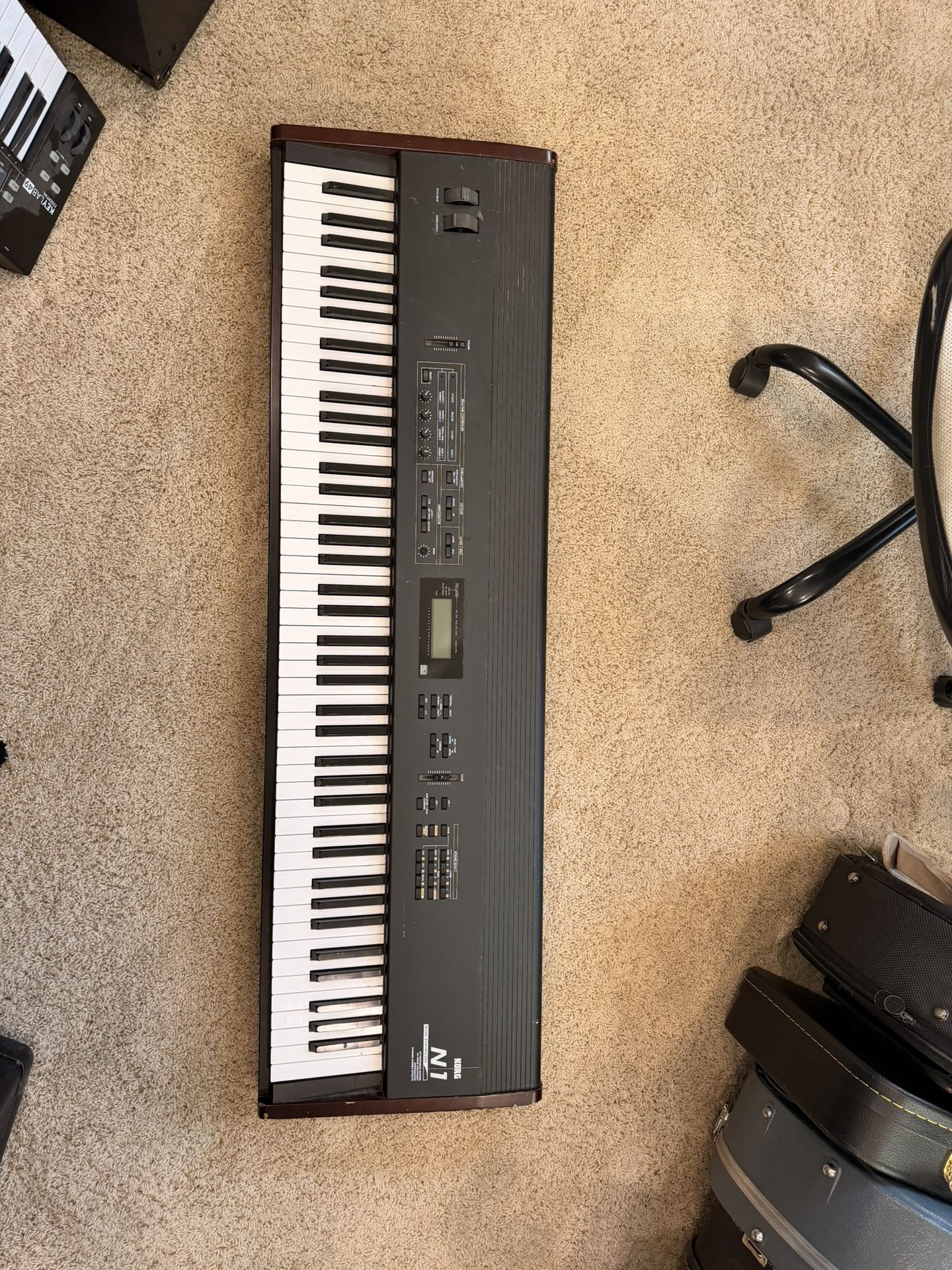 N1 KORG 64 Key Piano 