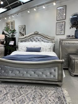 Luxurious & Elegant Queen Bed/Bedroom set w/beautiful tufted headboard