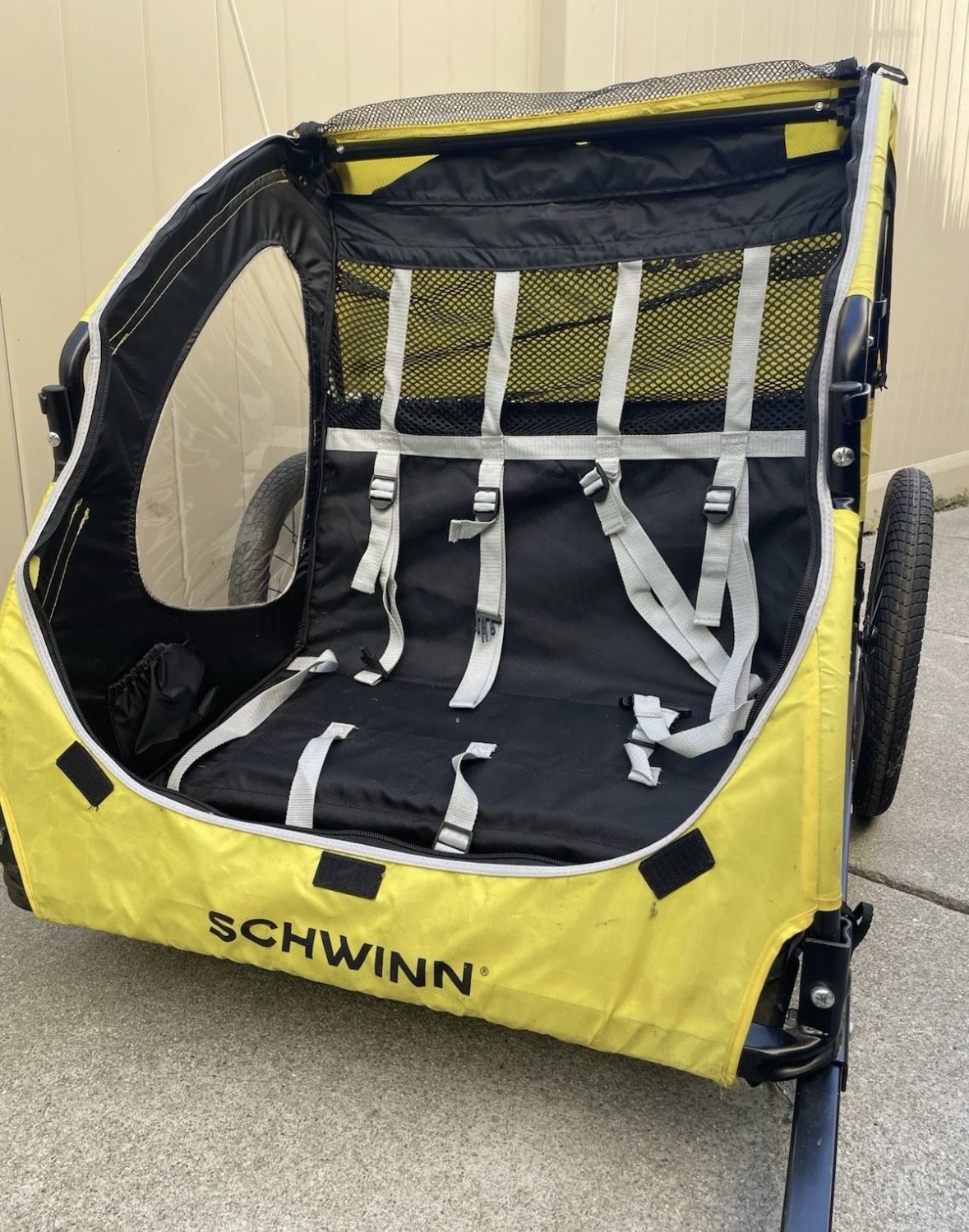 Like new - Schwinn Prescott double bike trailer