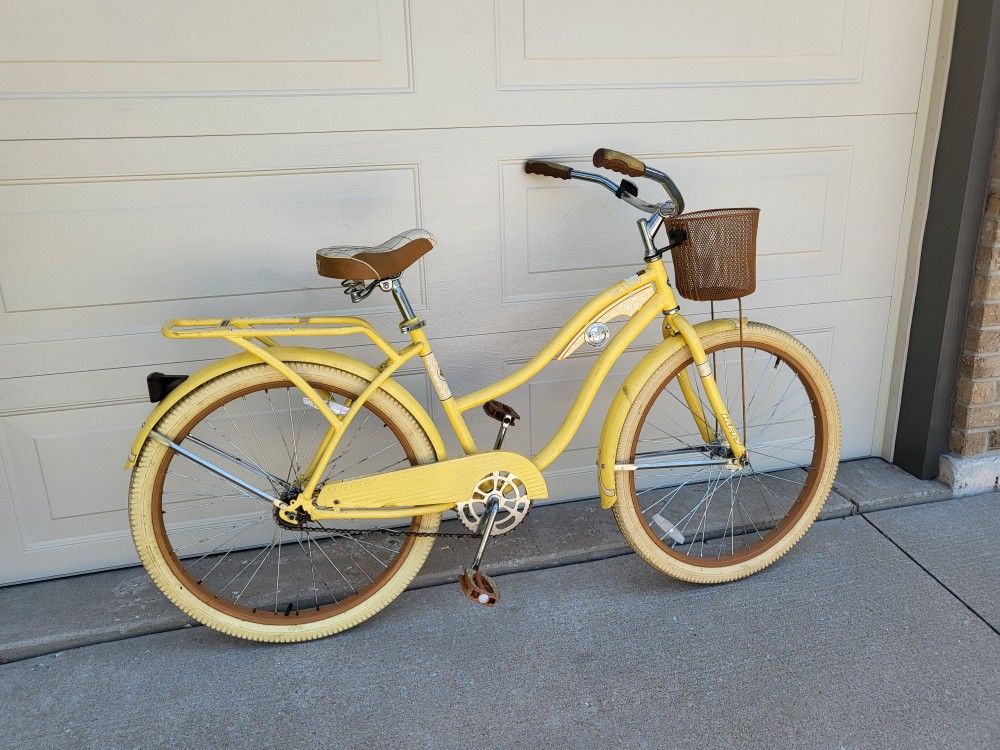 26-in Cruiser Bicycle
