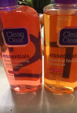 Clean & Clear Deep Cleaning Astringent & Foam Cleanser