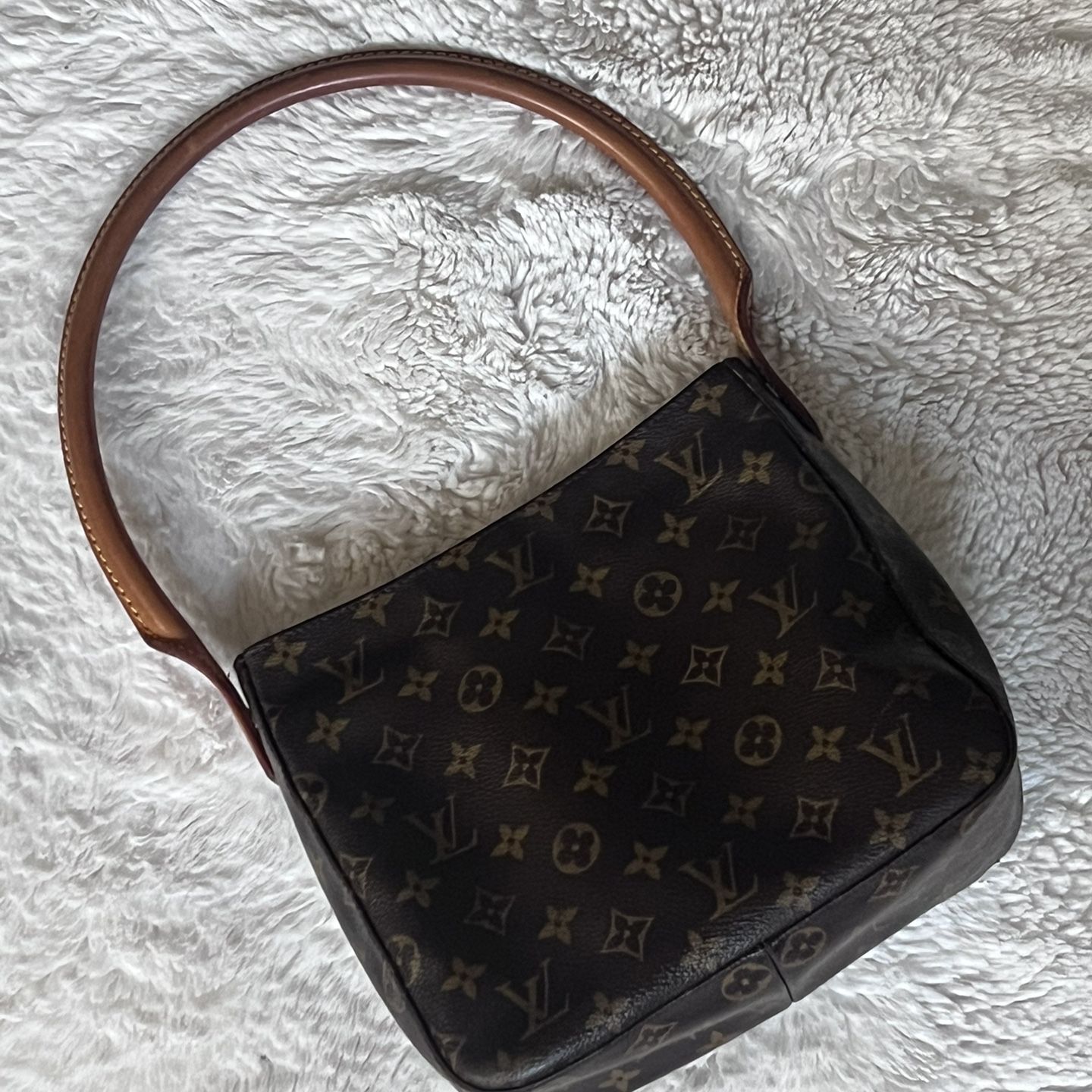 Louis Vuitton Monogram Multicolor Alligator Marilyn Bag In White for Sale  in Chicago, IL - OfferUp