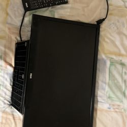 Mini Tv 22" 60 Hz With The Remote 