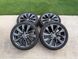 Toyota Corolla wheels and tires 18s