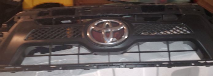 2012-2015 Toyota Tacoma Grill