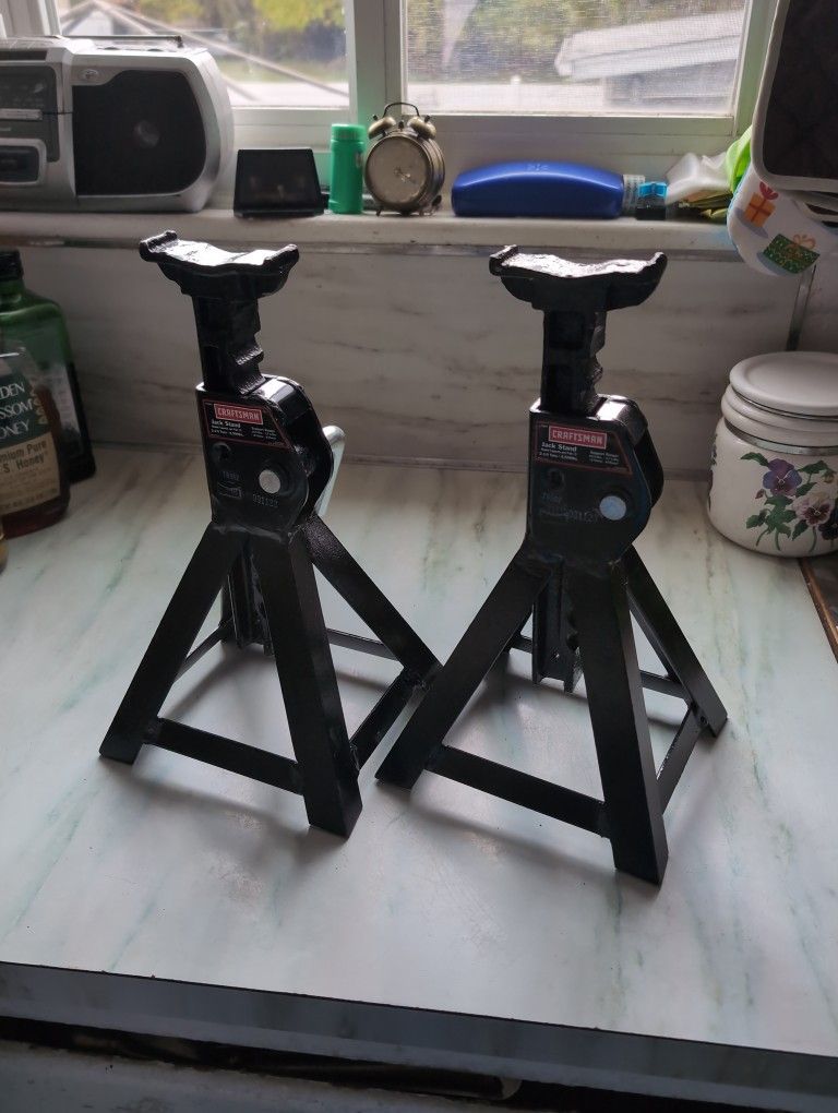 Jack Stand 2 1/4 Tons Or 4,500 Lbs