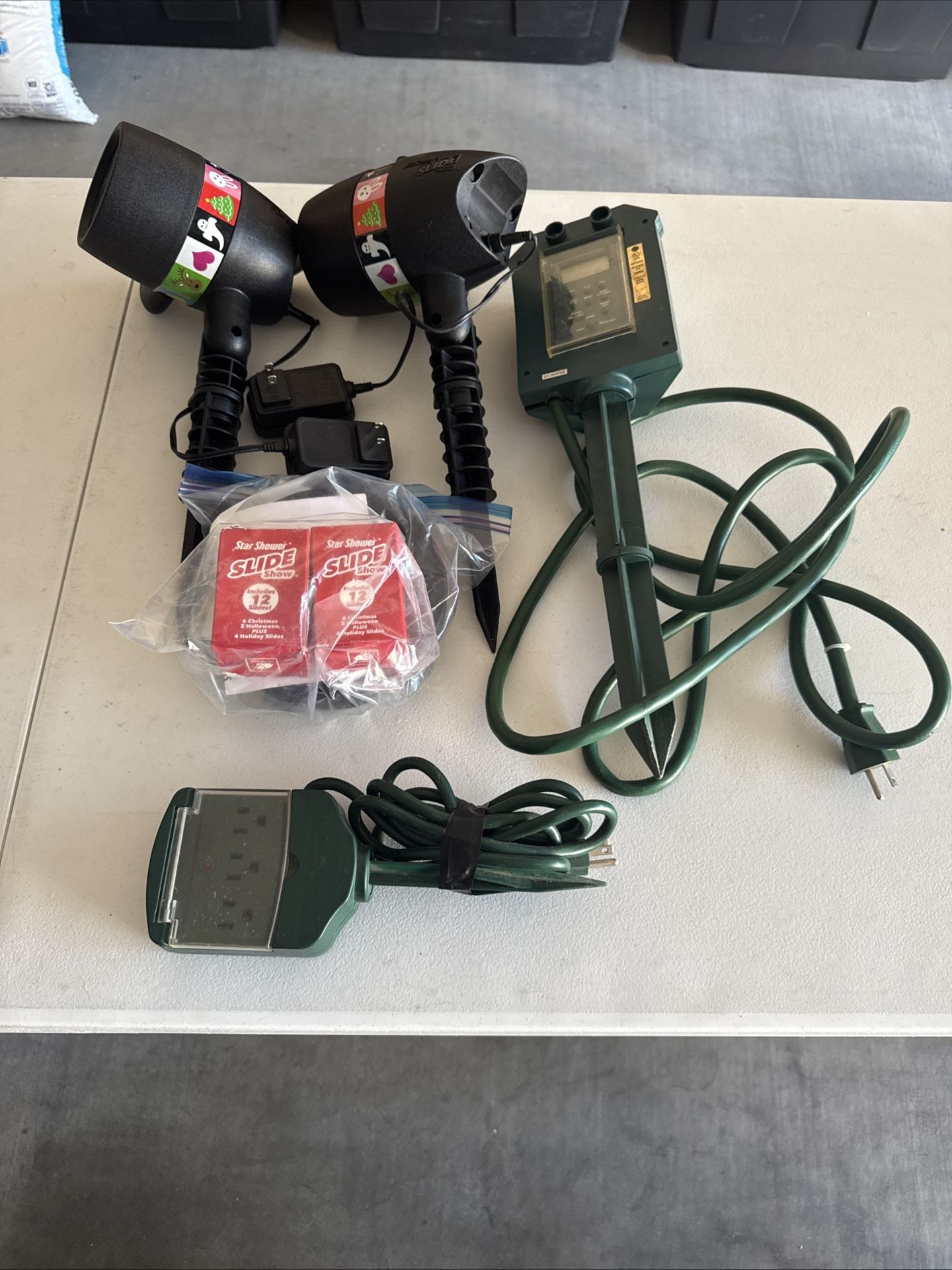 (2) Star Shower Laser Magic Light Show Projector 6 Images w/Timer/(2) Multiplugs