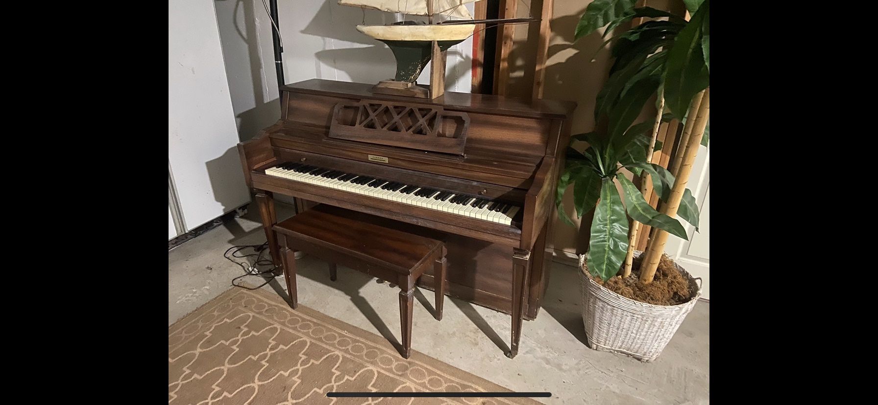 Currier Piano