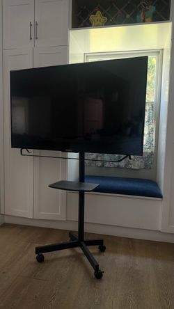 TV Stand (Mobil)