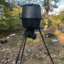 Deer Feeder 8 Ft Tall Used Like New