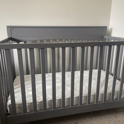 Baby Crib 4 In 1 