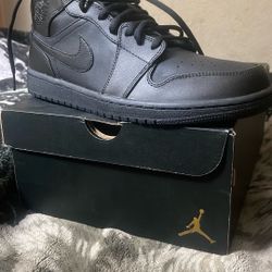 Air Jordan 1 MID 