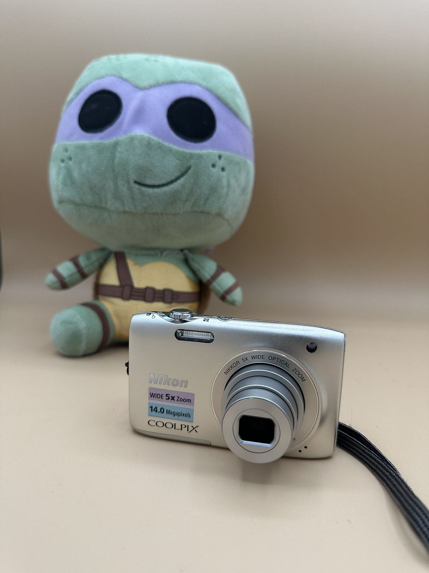 Nikon COOLPIX S3100 14.0MP CCD Vintage Digital Camera 100% Working