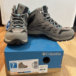 Columbia Women's Crestwood Mid Waterproof Hiking Boot