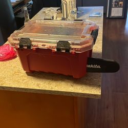 Makita Chain Saw 