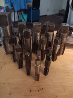 Large Lot of Vintage Machinist Tools – Pipe Taps, Machine Taps, V-Blocks, Fixtures – Made in USA