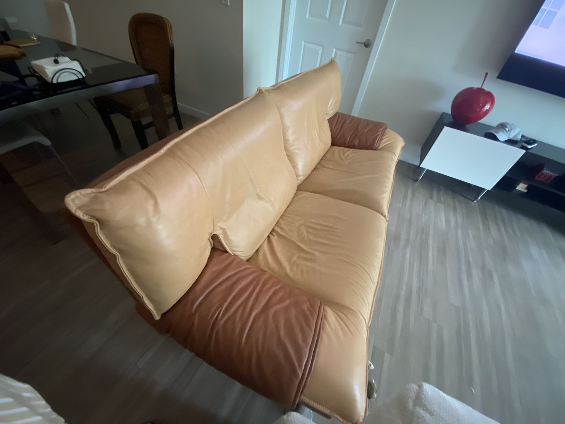 Nicoletti Saloti Vintage Tan Leather sofa