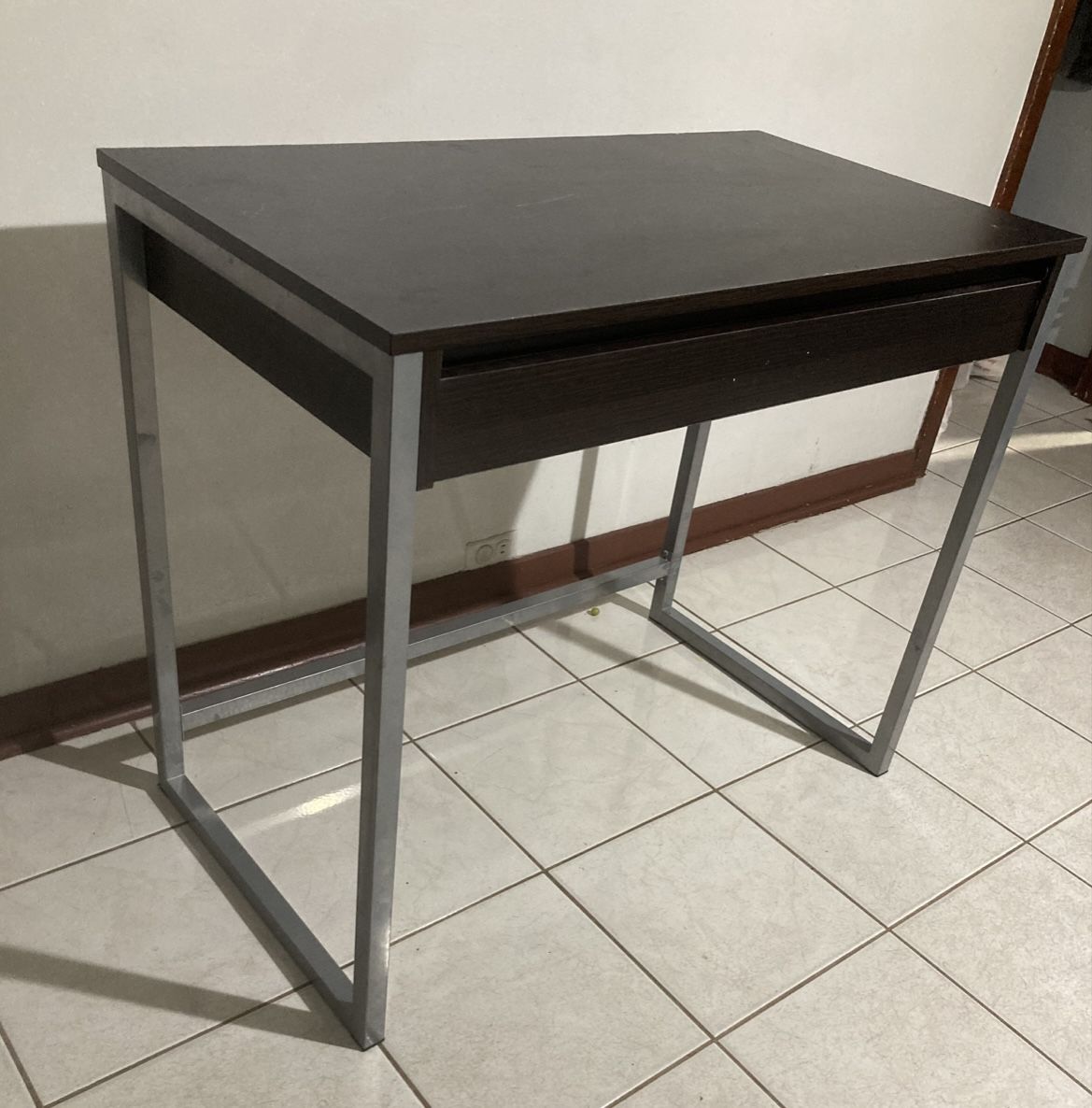 Lightweight Corner Desk