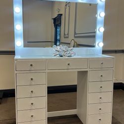 Makeup Vanity With Mirror