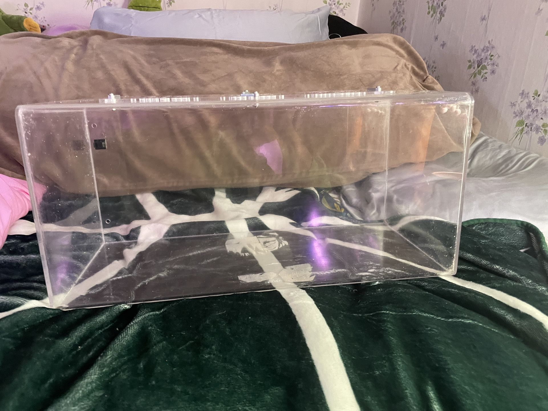 Acrylic Reptile Enclosure (8x8x17)