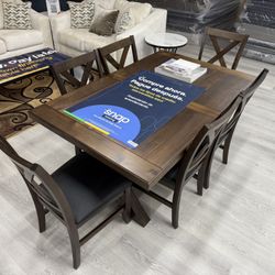 BEAUTIFUL SOLID WOOD TABLE SET AND CHAIRS 