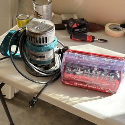 Makita Router and router bit set