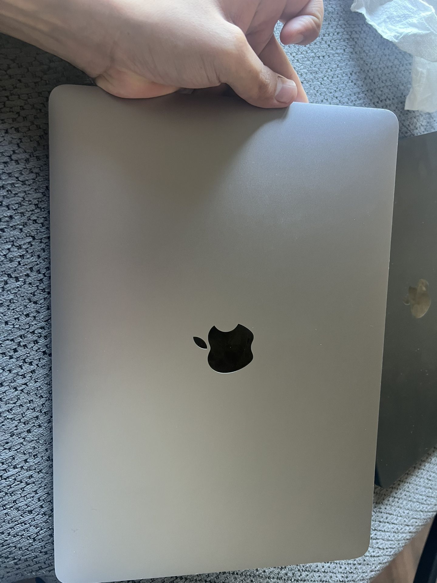 Apple MacBook Pro, 13-inch, 2020 - 1.4GHz i5, 8GB RAM, 512GB SSD - Used