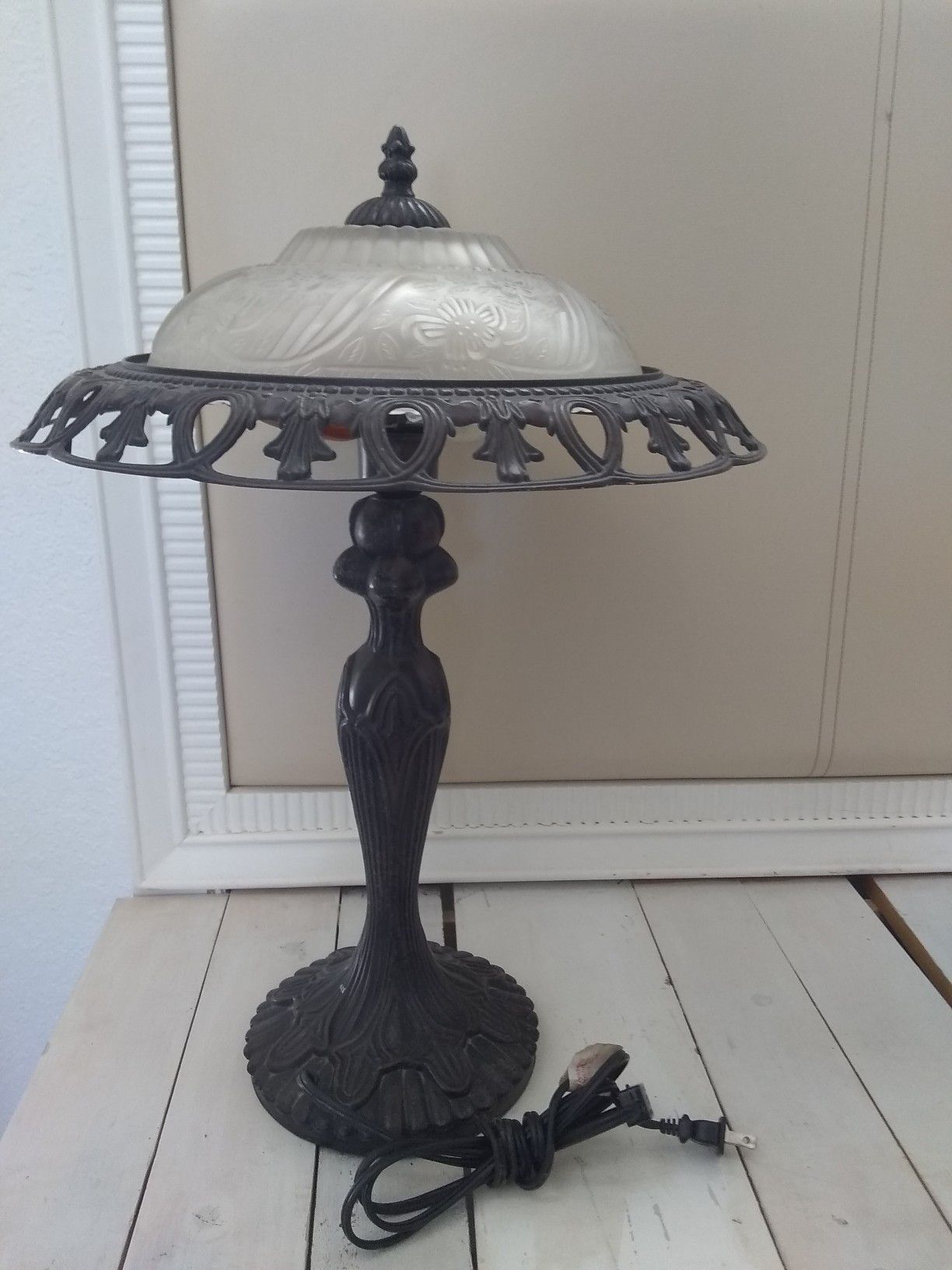 Vintage antique Tiffany style Lamp 20"