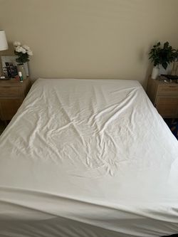 Queen Mattress w/Adjustable Base for Head