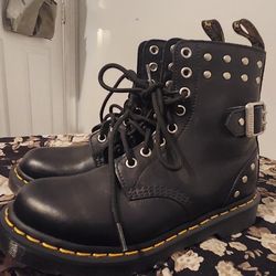1460 Pascal Doc Martens Women's Size 6
