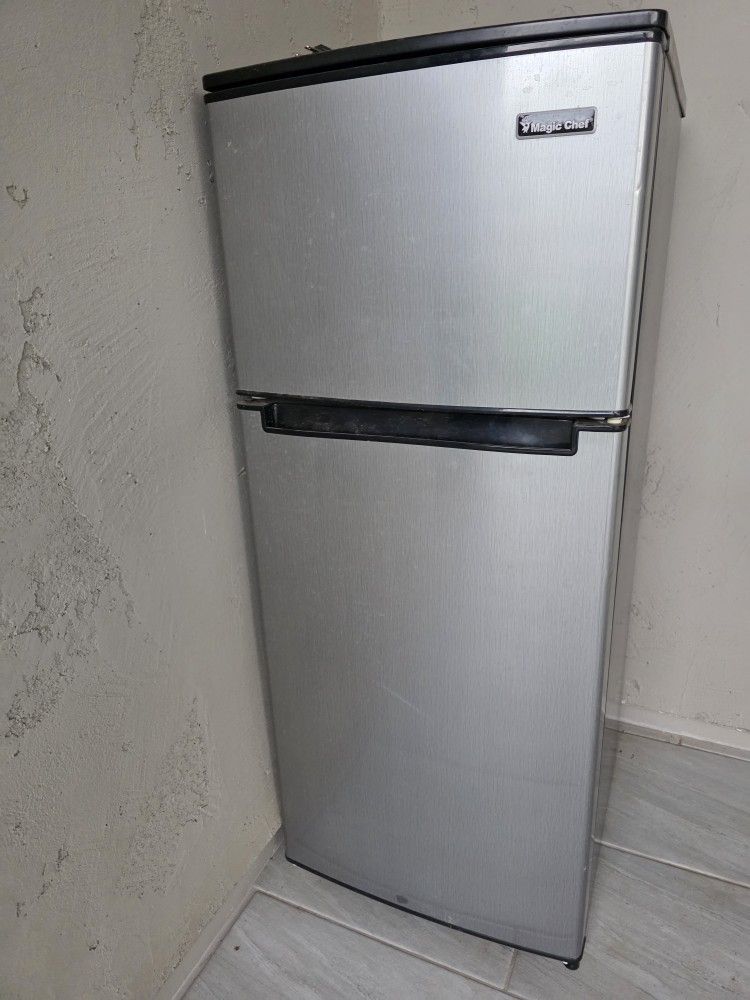 Magic Chef Mini Fridge
