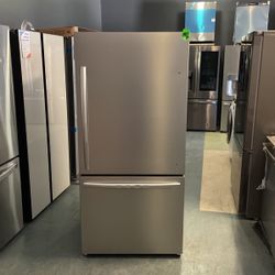 Mora 22.3 Cu.Ft Bottom Freezer Refrigerator with Installed Ice Maker
