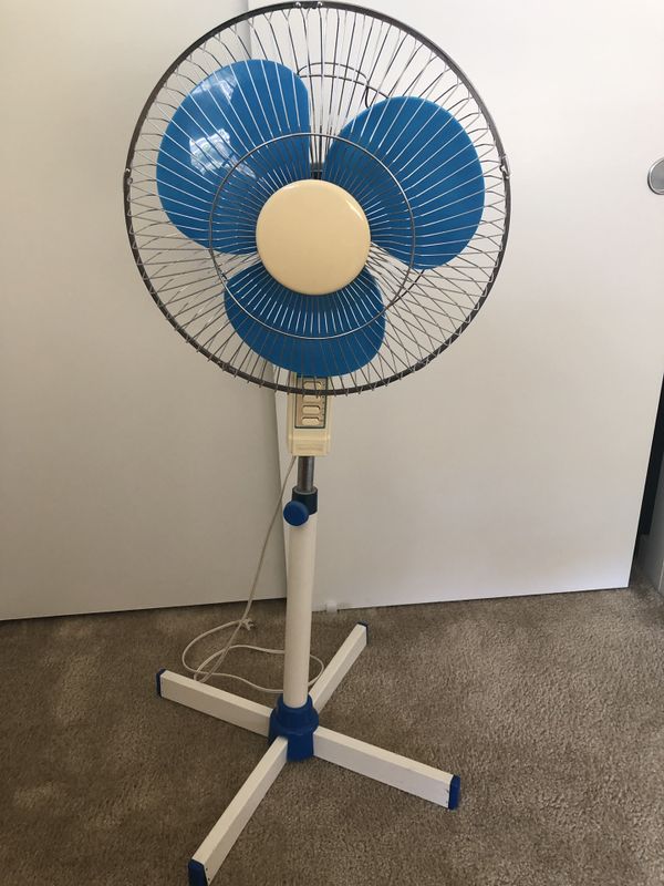 Retro Vintage 1980s Super Deluxe Electric Oscillating Floor Fan Blue