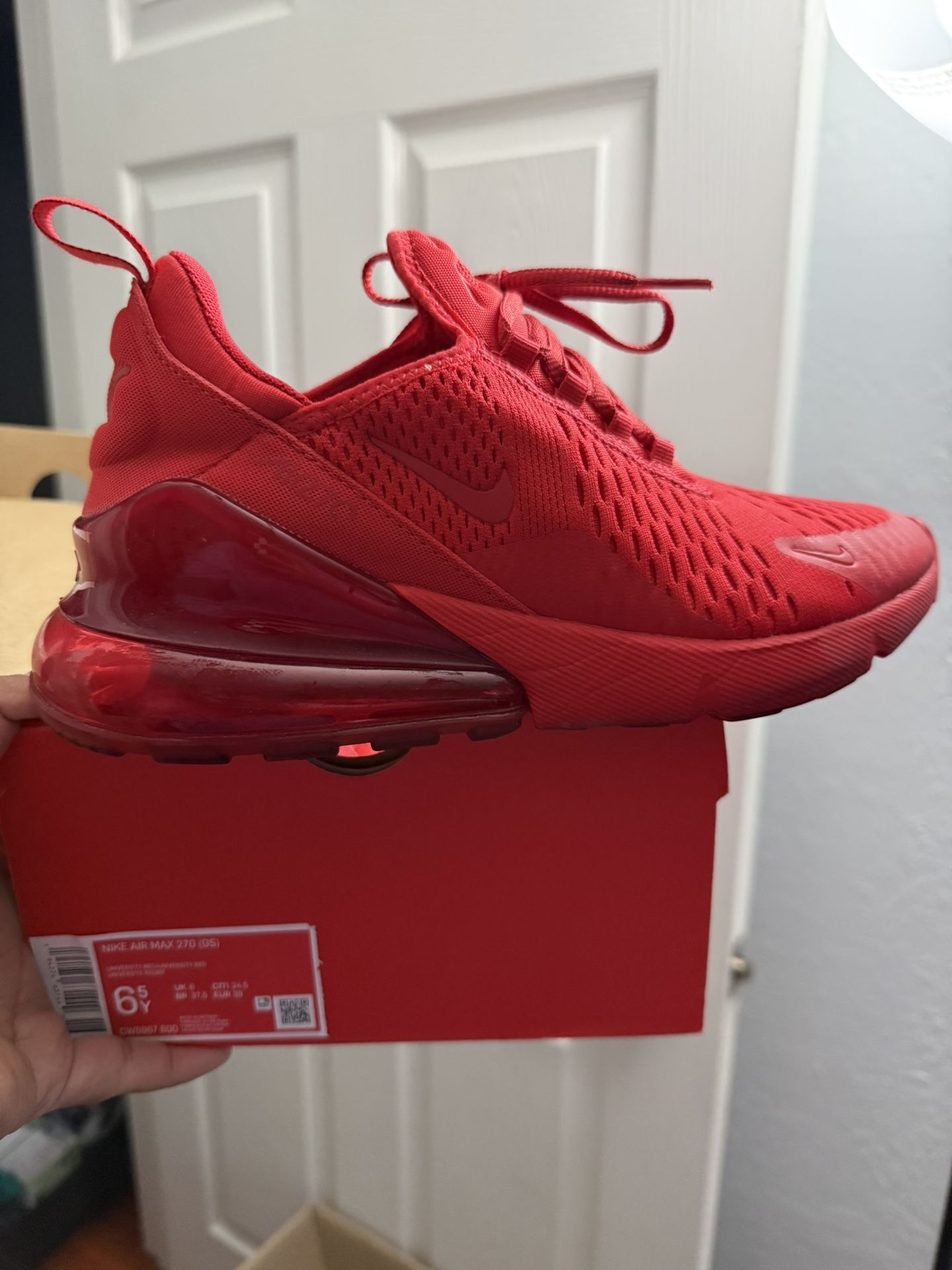 Nike 270
