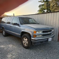 1995 Chevy Suburban Parting Out 