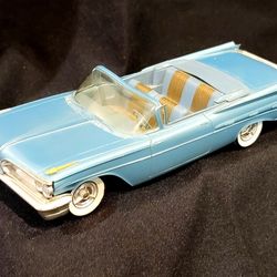 Collectible 1959 Pontiac Bonneville Convertible Promo Model Car