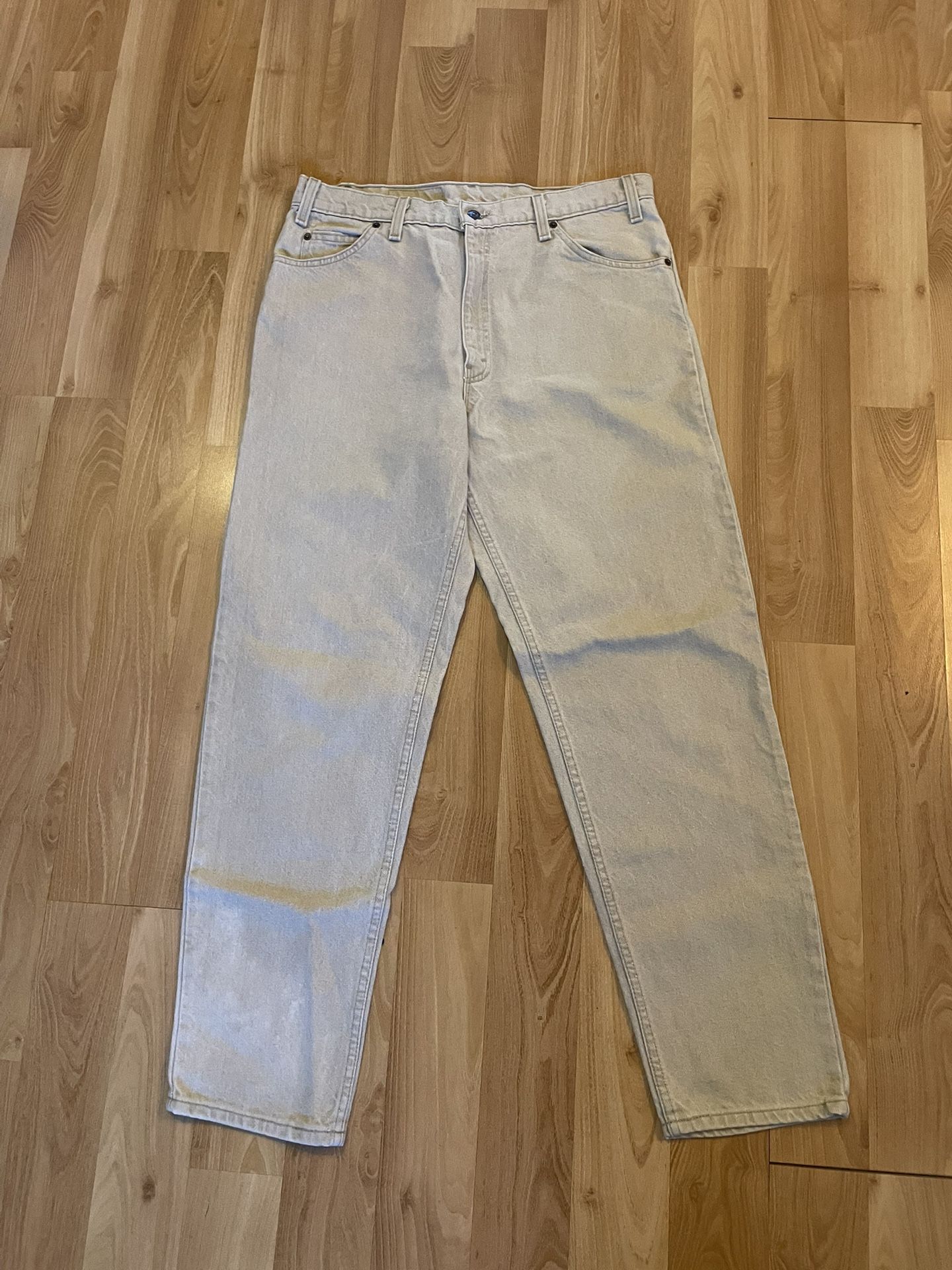Cream Levi’s