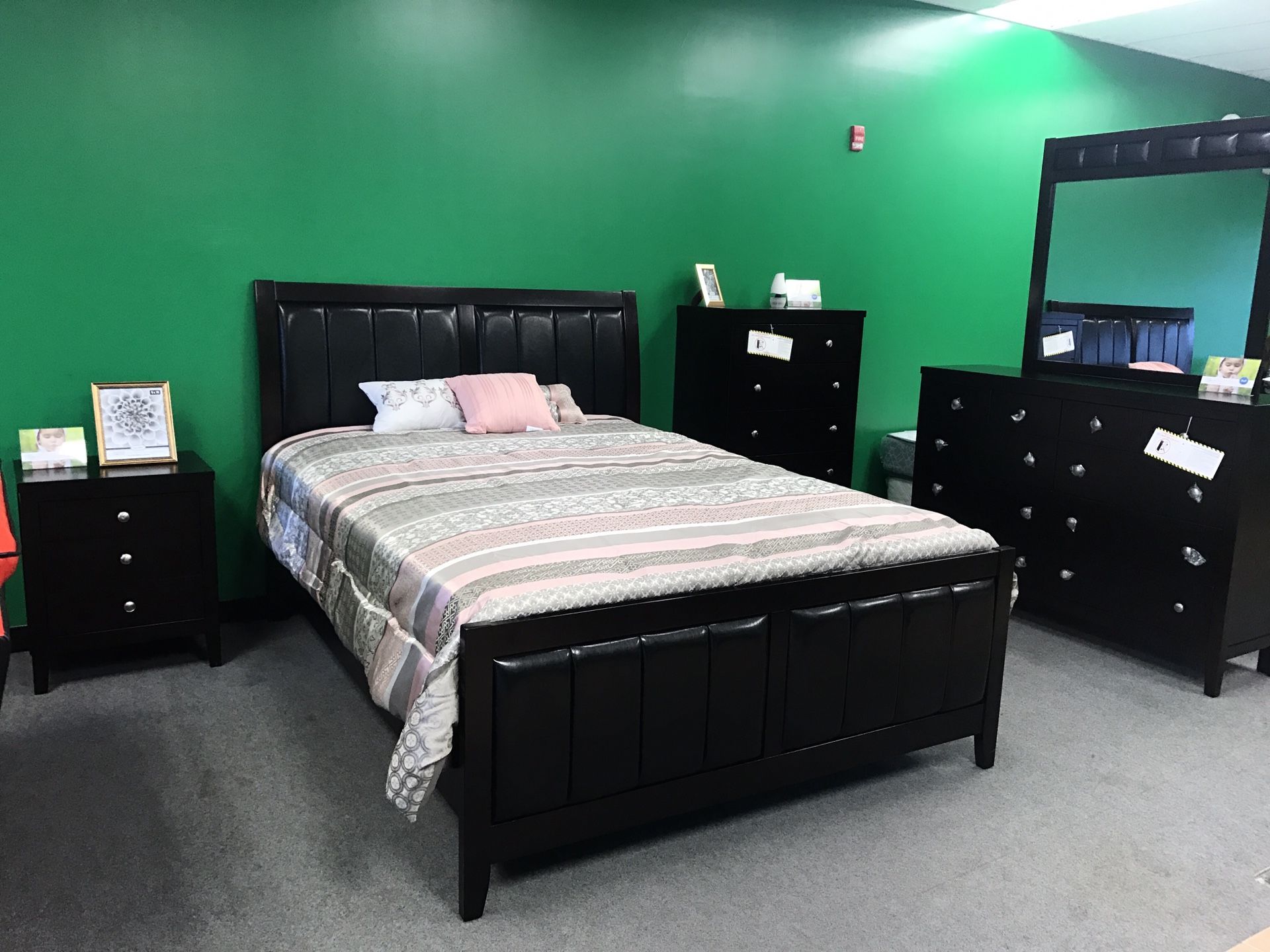 Brand new queen size bed bedroom set including 5 pieces included > Bedframe , Chest, Dresser, Mirror, 1 Night Stand