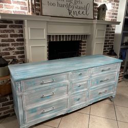 Refinished Textured Coastal KINDEL Grand Rapids Solid Wood 9 Drawer Dresser with Dovetailed Drawers / Console / Buffet