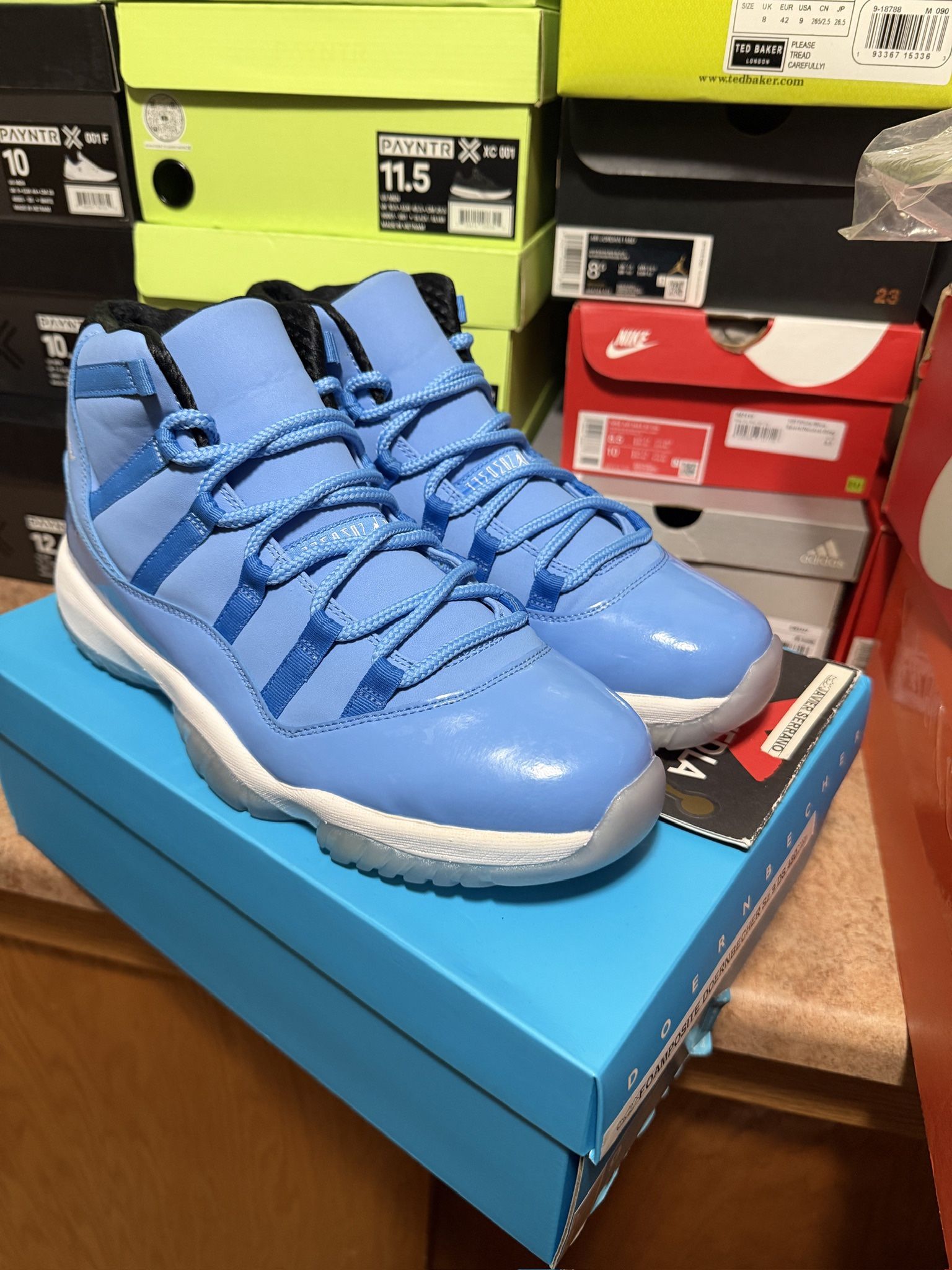 NIKE AIR JORDAN 11 PANTONE Sz 10 WORN 1x