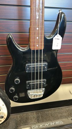 Peavey foundation bass