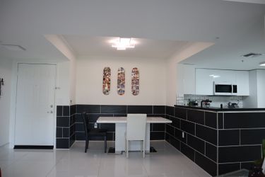 Modern Table White